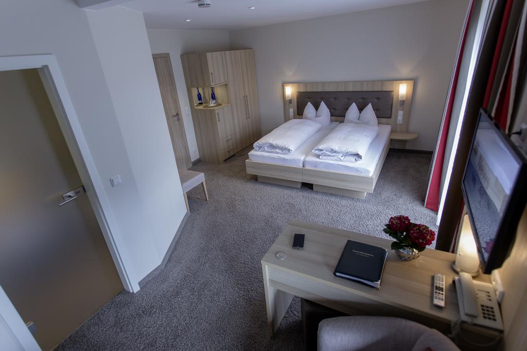 Hotel-Restaurant Birkenhof Bad Soden-Salmünster Екстериор снимка