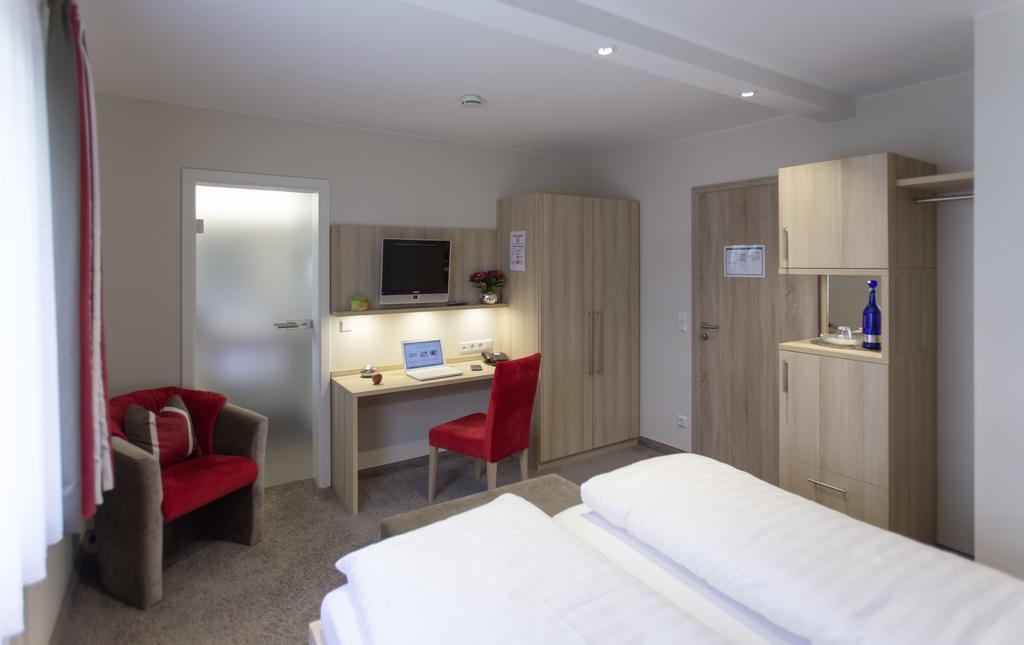 Hotel-Restaurant Birkenhof Bad Soden-Salmünster Екстериор снимка